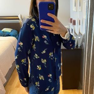 EUC gorgeous Banana Republic’s flower blouse